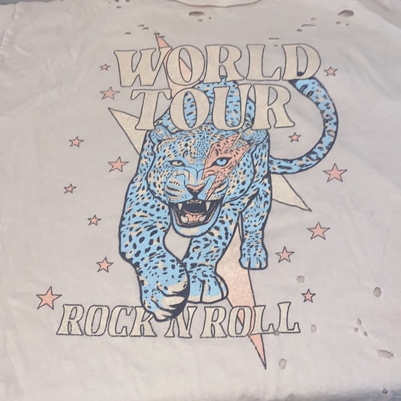 Trendy Distressed Tee Shirt Top Medium - Picture 2 of 4